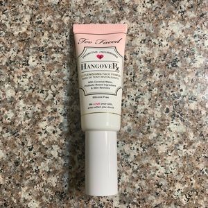 Too faced Hangover primer ☺️